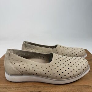 New NWOB Womens Munro Ridley Perforated Leather Sneaker Shoes Size 7.5 M